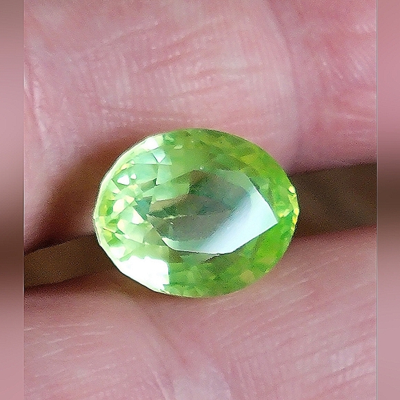 Natural Prehnite Oval Cut Loose Gemstone 15.70ct 15x12mmx9mm - Picture 4 of 11